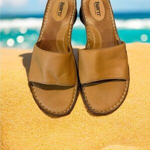Born Women's Tan Leather Sandals size 10
